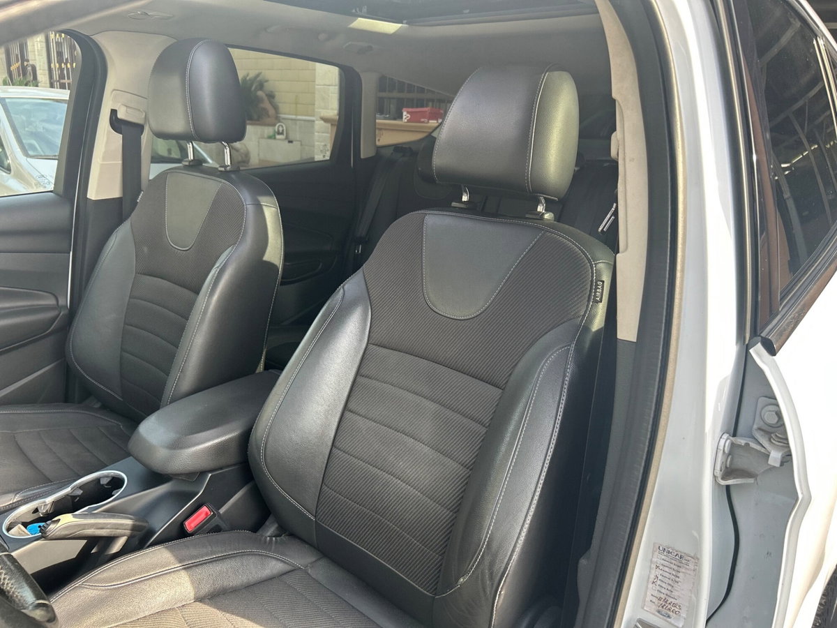 Ford Kuga 2.0 TDCI 150 CV S&S 4WD Titanium (14)