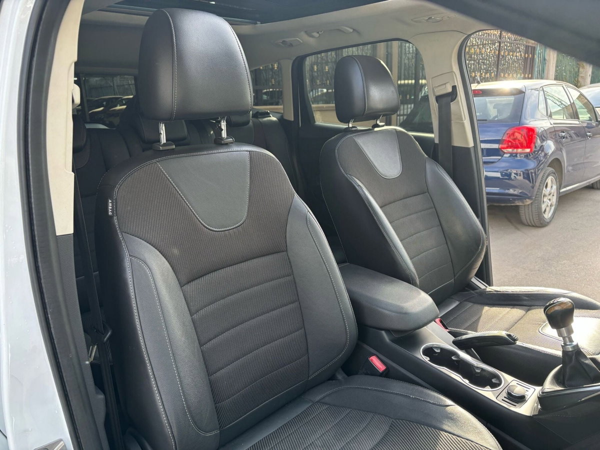 Ford Kuga 2.0 TDCI 150 CV S&S 4WD Titanium (20)