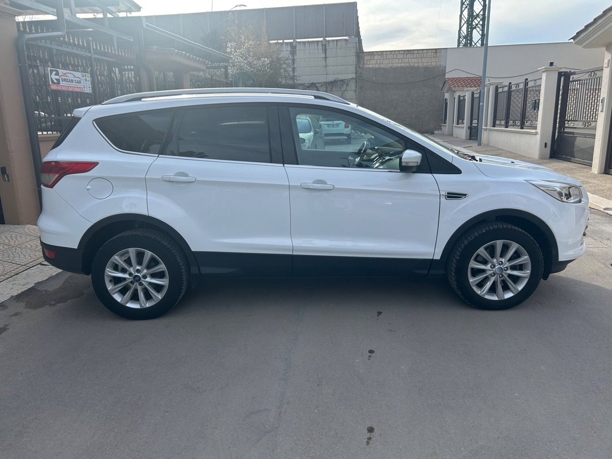Ford Kuga 2.0 TDCI 150 CV S&S 4WD Titanium (5)