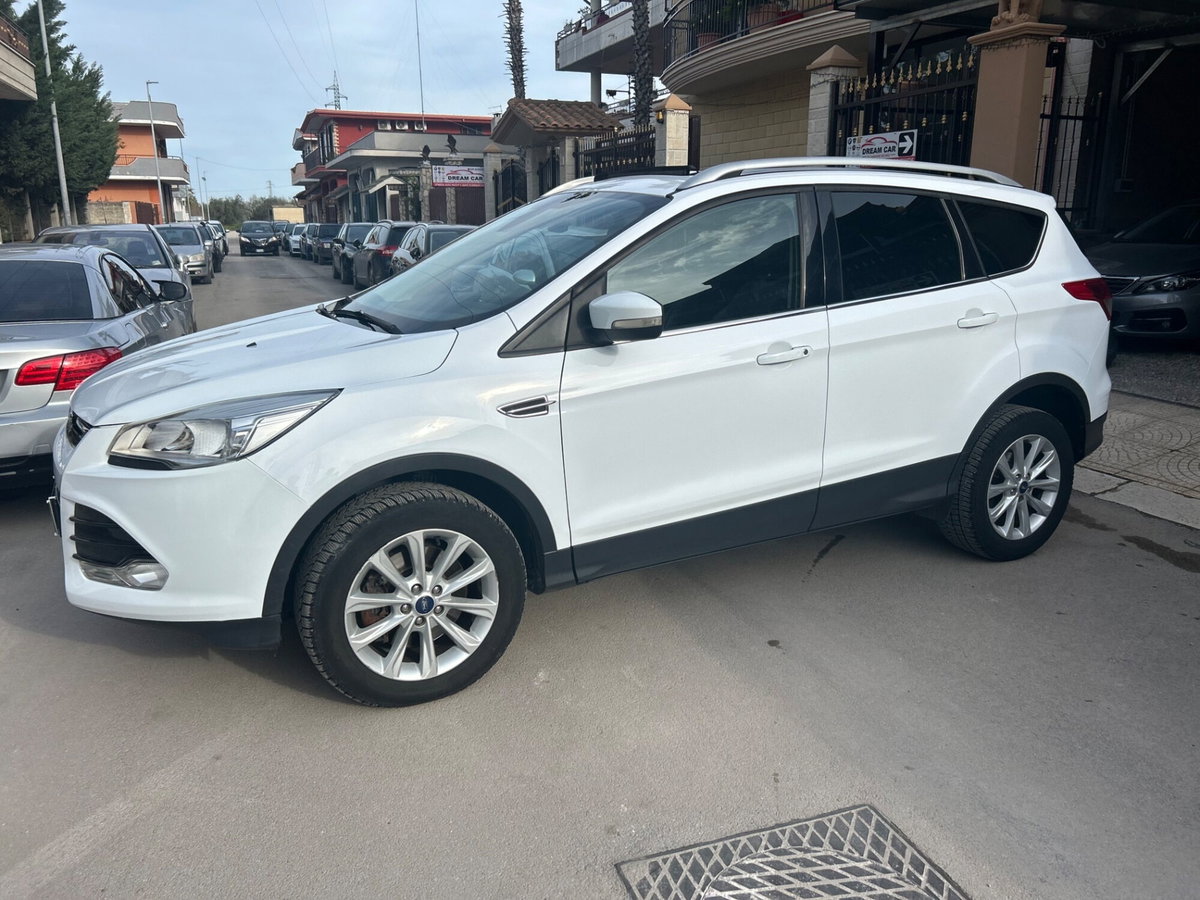 Ford Kuga 2.0 TDCI 150 CV S&S 4WD Titanium (8)