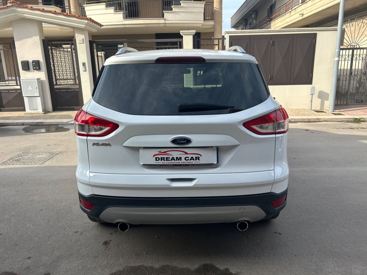 Ford Kuga 2.0 TDCI 150 CV S&S 4WD Titanium (9)