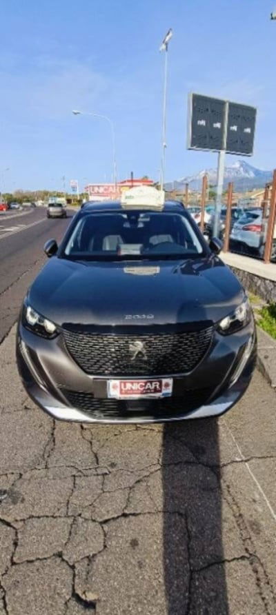 Peugeot 2008 1.2 puretech Allure s&s 100cv usata