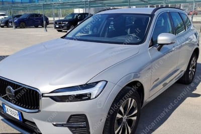 Volvo XC60 B4 (d) AWD Geartronic Momentum Pro usata