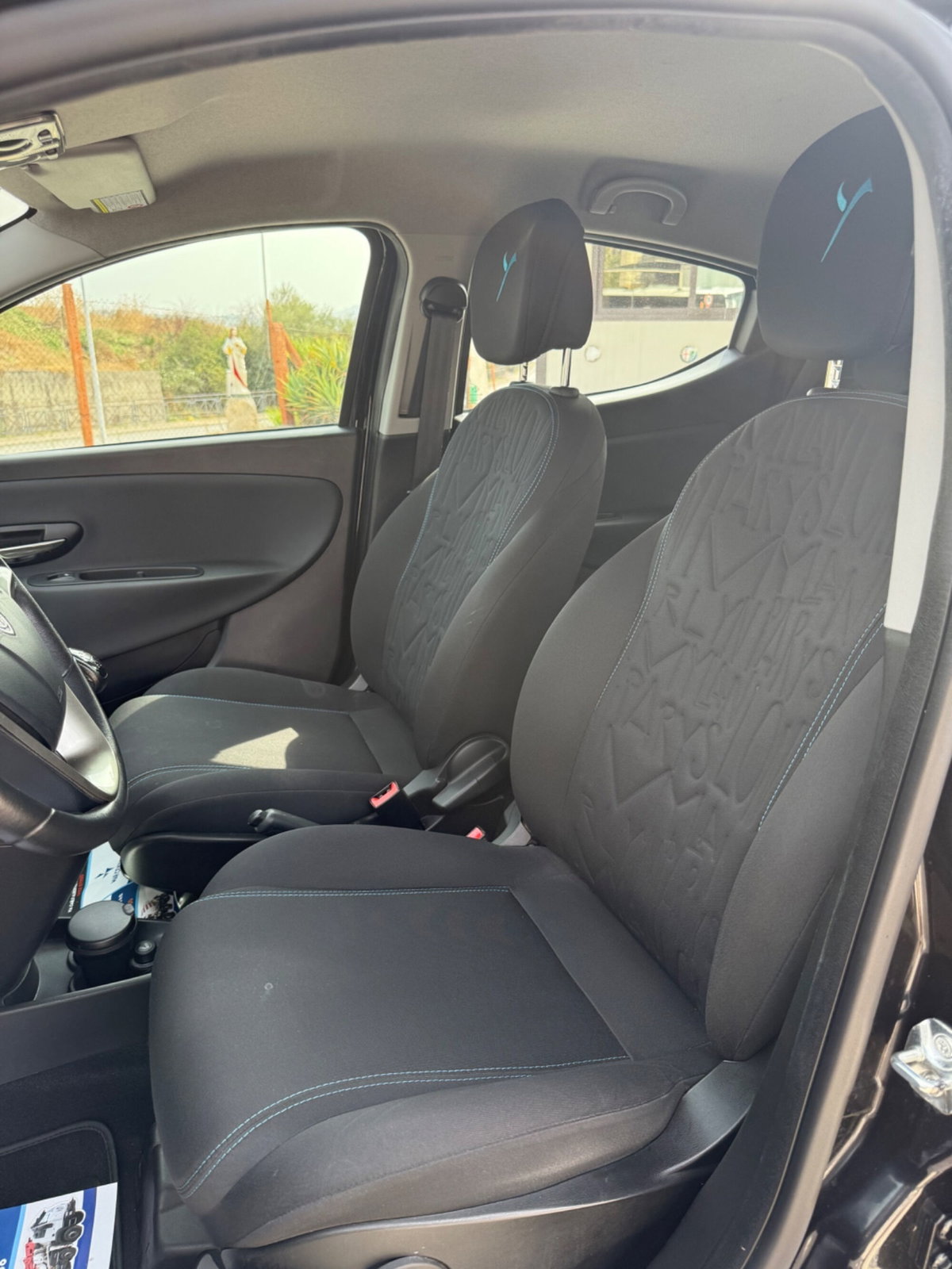 Lancia Ypsilon 1.2 69 CV 5 porte Silver (11)