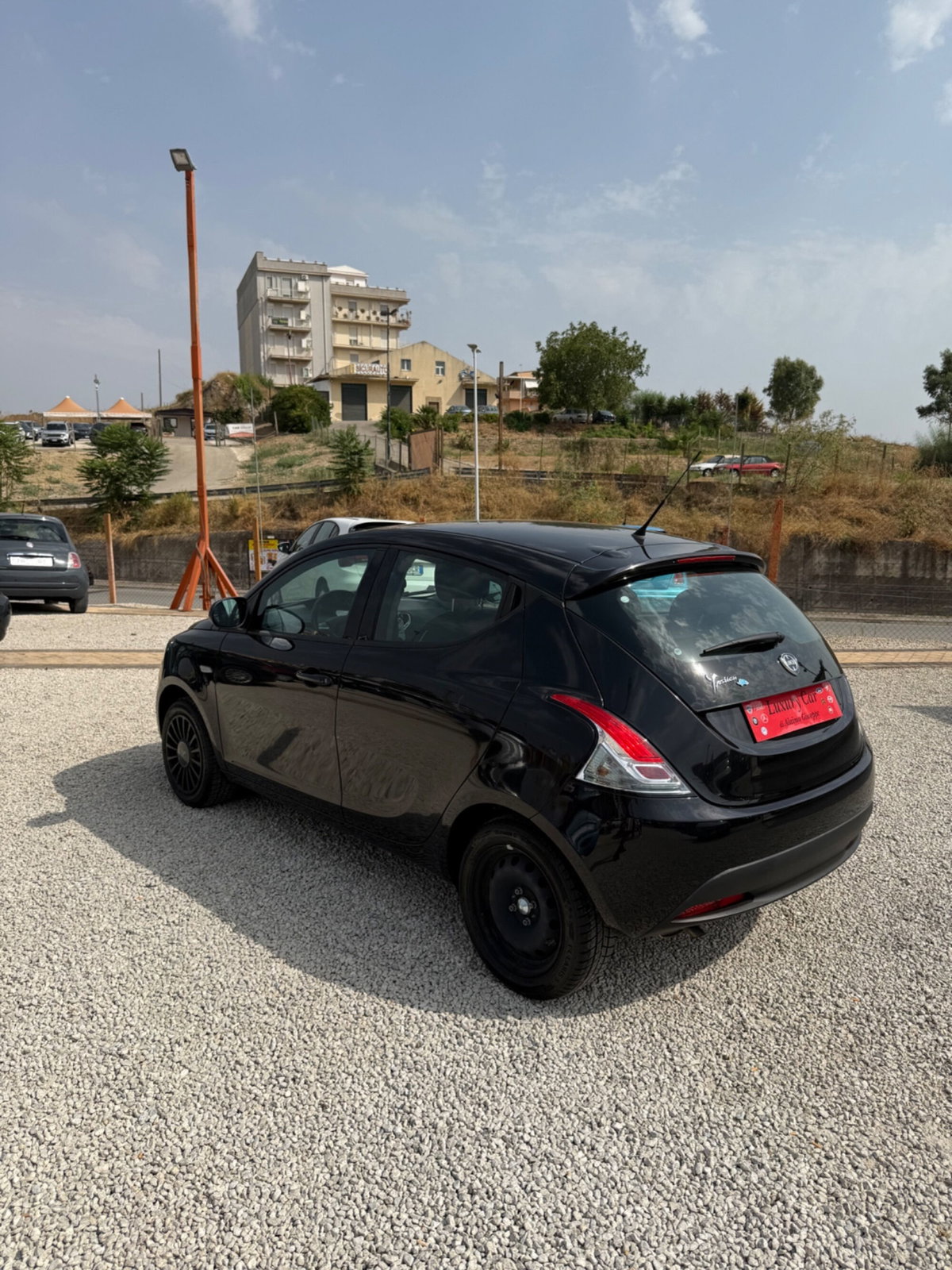 Lancia Ypsilon 1.2 69 CV 5 porte Silver (5)