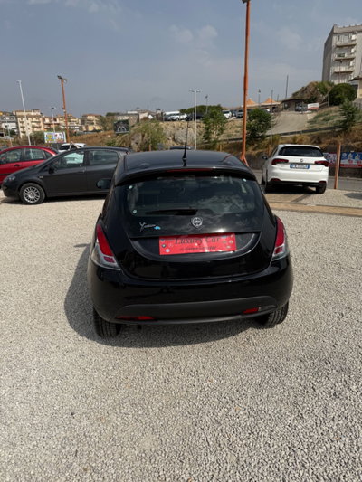 Lancia Ypsilon 1.2 69 CV 5 porte Silver (6)