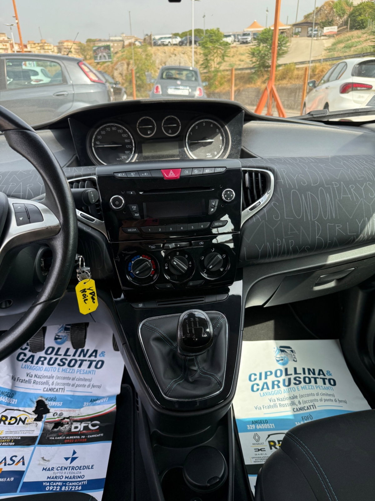 Lancia Ypsilon 1.2 69 CV 5 porte Silver (9)