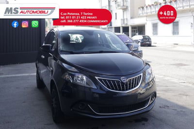 Lancia Ypsilon 1.0 FireFly 5 porte S&S Hybrid Ecochic Silver usata