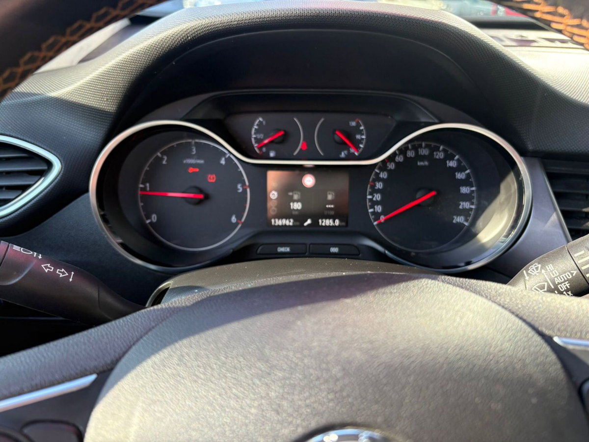 Opel Crossland X 1.6 ECOTEC D 120 CV Start&Stop Ultimate (13)