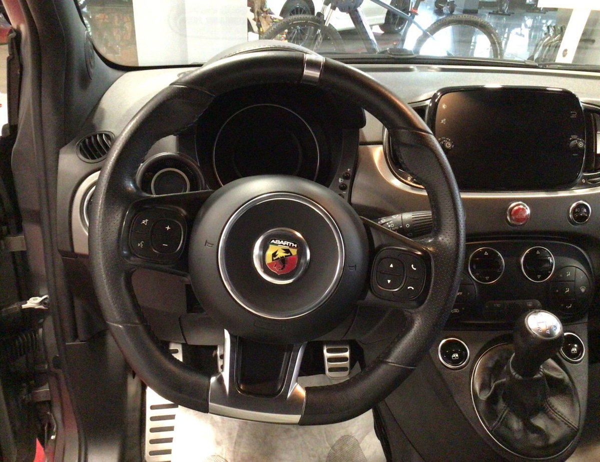 Abarth 595 F595 1.4 Turbo T-Jet 165 CV (15)