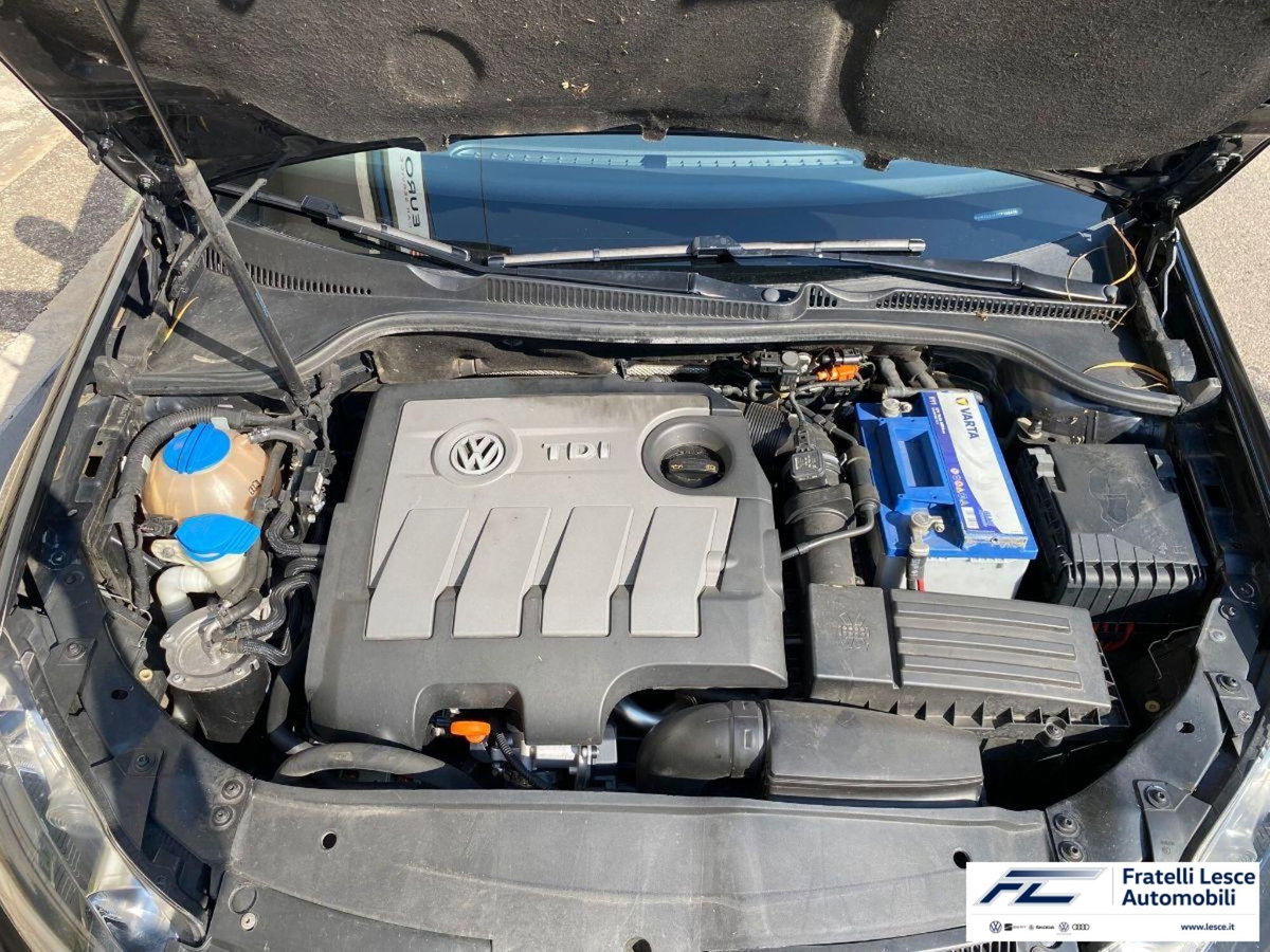 Volkswagen Golf 1.6 TDI DPF 3p. Highline (13)
