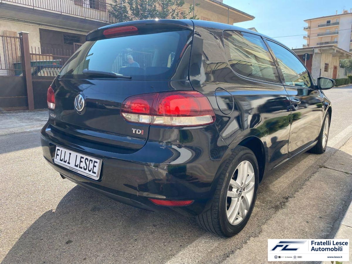Volkswagen Golf 1.6 TDI DPF 3p. Highline (2)