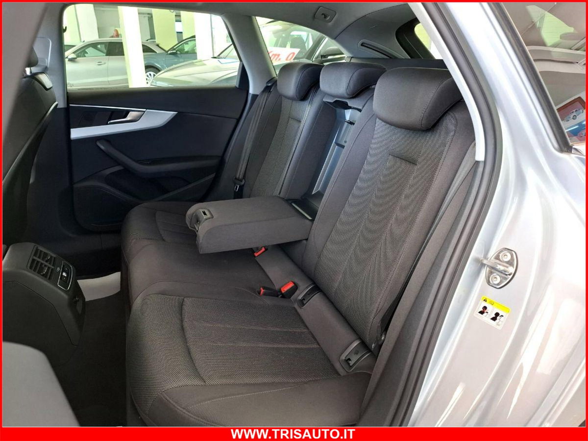 Audi A4 Avant 35 2.0 tdi mhev Business Advanced 163cv s-tronic (11)