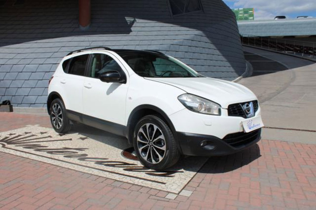 Nissan Qashqai 1.6 dCi 4WD Tekna (2)