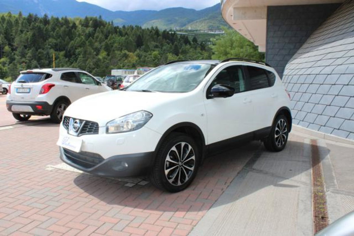 Nissan Qashqai 1.6 dCi 4WD Tekna (4)
