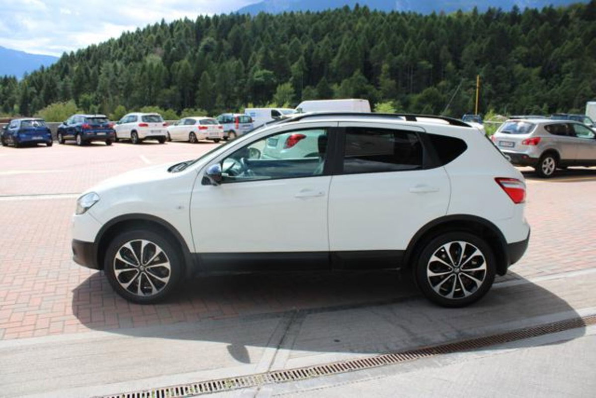 Nissan Qashqai 1.6 dCi 4WD Tekna (7)