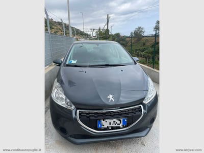 Peugeot 208 HDi 68 CV 5 porte Allure usata
