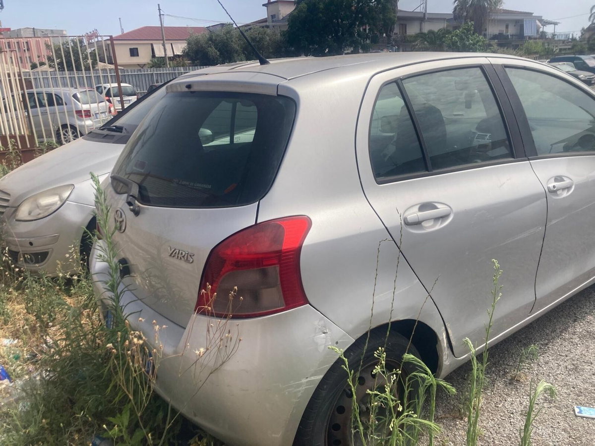 Toyota Yaris 1.3 5 porte M-MT Sol (2)