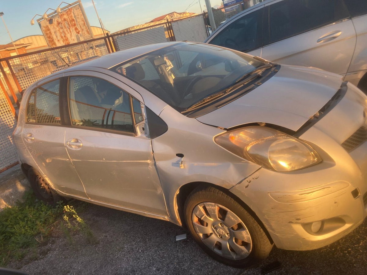 Toyota Yaris 1.3 5 porte M-MT Sol (5)