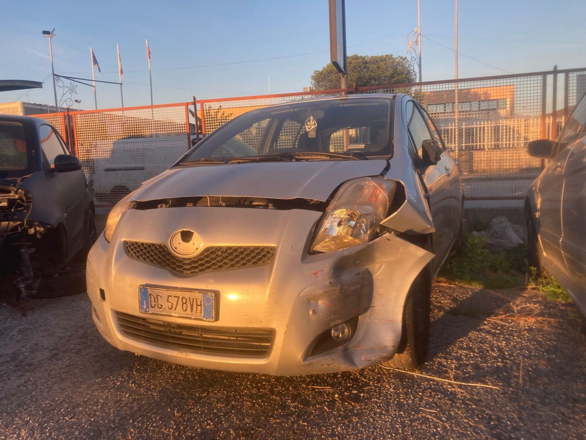 Toyota Yaris 1.3 5 porte M-MT Sol (4)