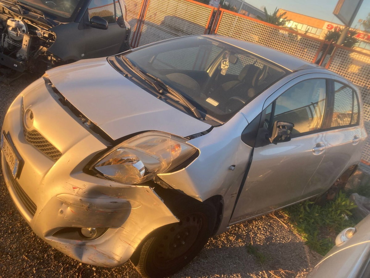 Toyota Yaris 1.3 5 porte M-MT Sol (7)