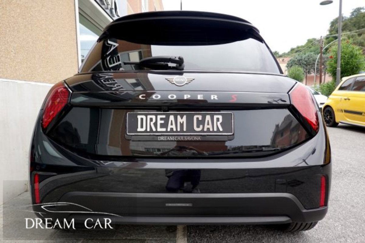 MINI Mini 5p 2.0 S Favoured auto (4)