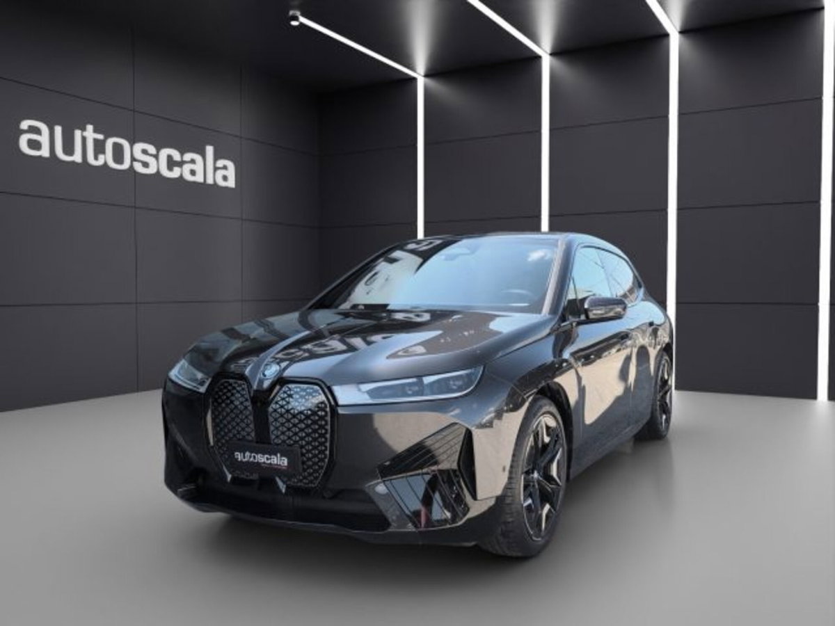 BMW iX xdrive40 pacchetto sportivo