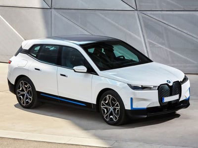 BMW iX xdrive40 pacchetto sportivo usata