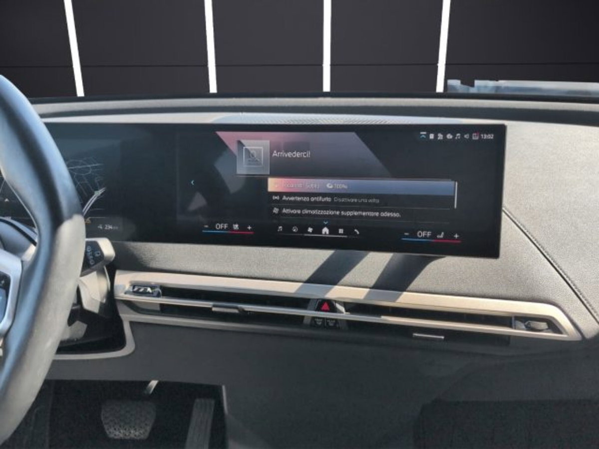 BMW iX xdrive40 pacchetto sportivo (19)
