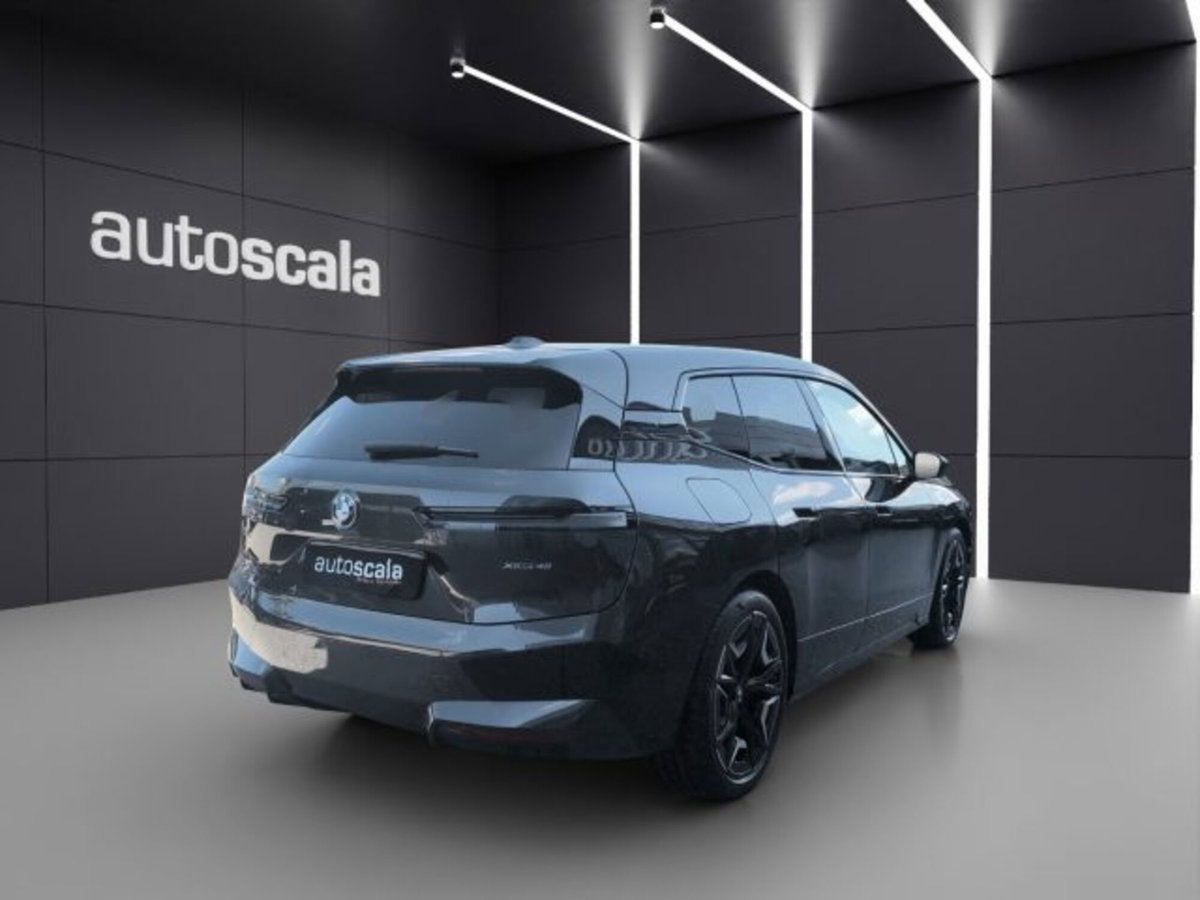 BMW iX xdrive40 pacchetto sportivo (6)