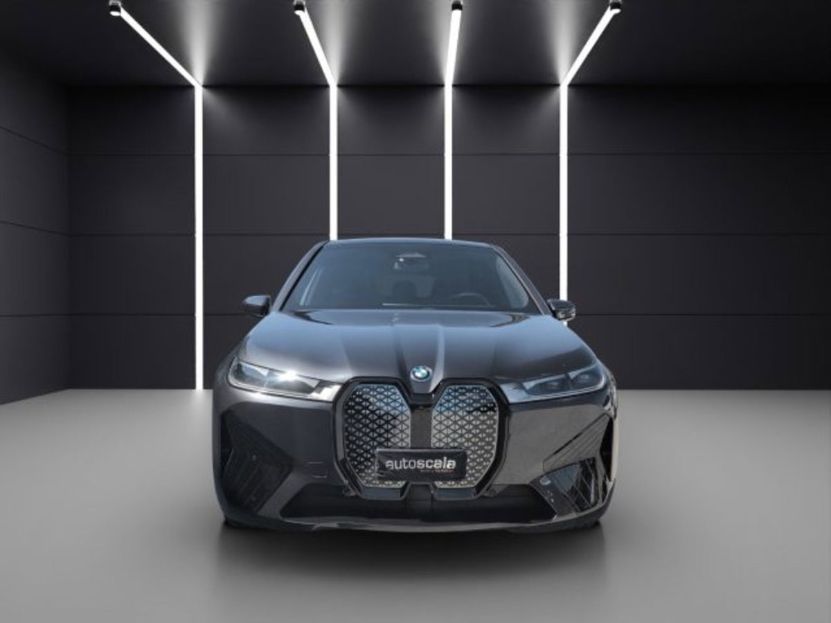 BMW iX xdrive40 pacchetto sportivo (9)