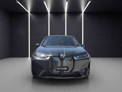 BMW iX xdrive40 pacchetto sportivo (9)