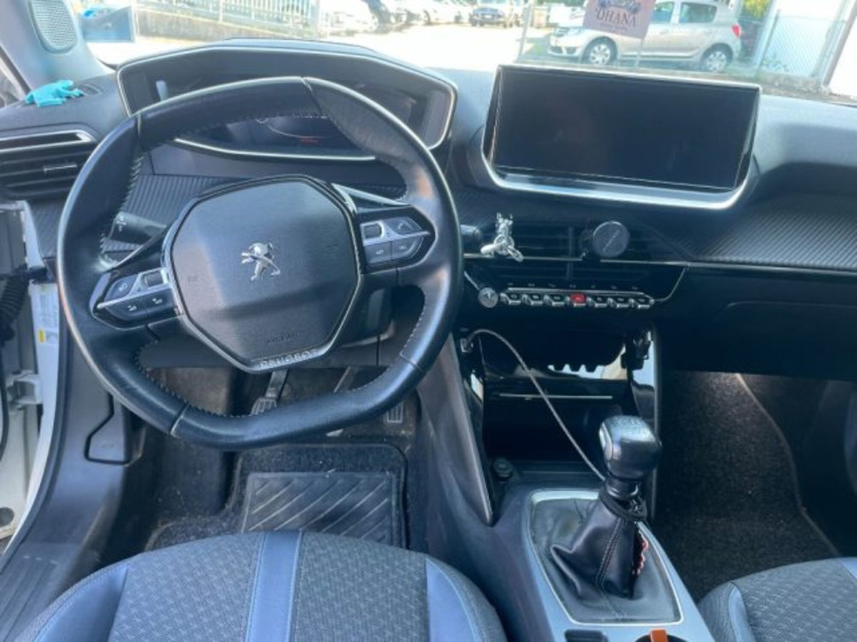 Peugeot 2008 PureTech 130 S&S Allure Pack (10)