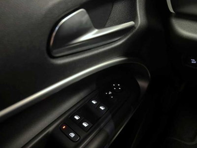 Jeep Avenger 1.2 turbo Summit fwd 100cv (18)