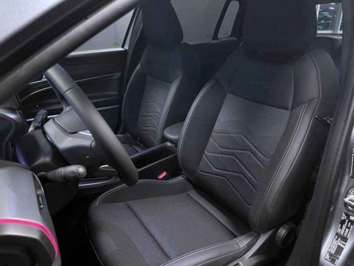 Jeep Avenger 1.2 turbo Summit fwd 100cv (15)