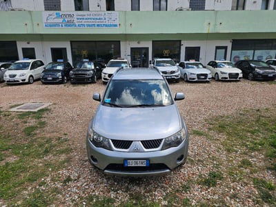 Mitsubishi Outlander 2.0 DI-D Instyle 7 p.ti DPF usata