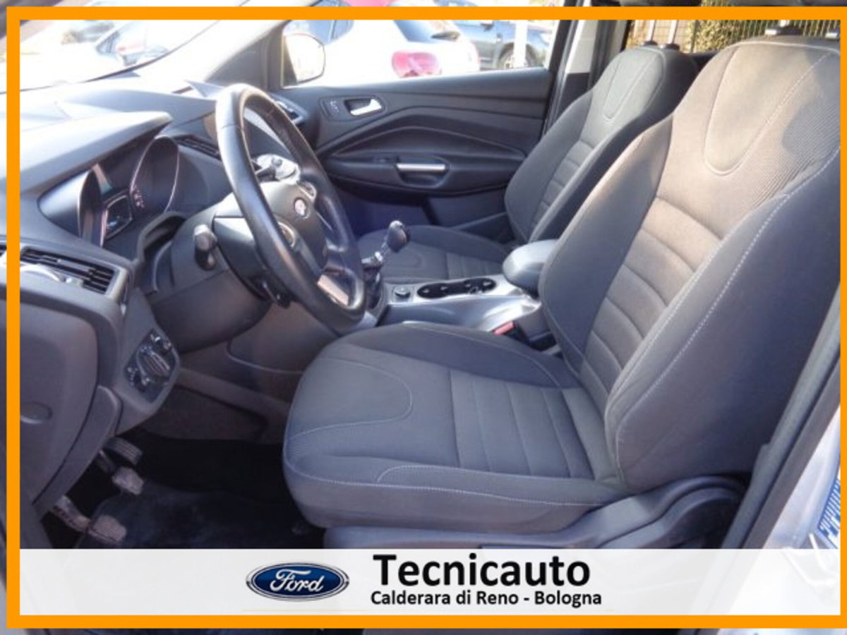 Ford Kuga 2.0 TDCI 150 CV S&S 4WD Titanium X (10)