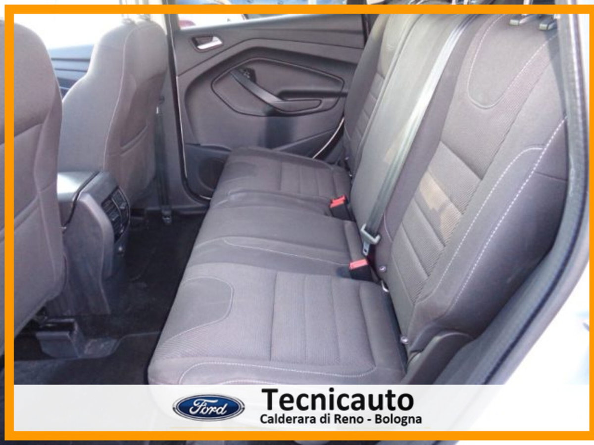 Ford Kuga 2.0 TDCI 150 CV S&S 4WD Titanium X (11)
