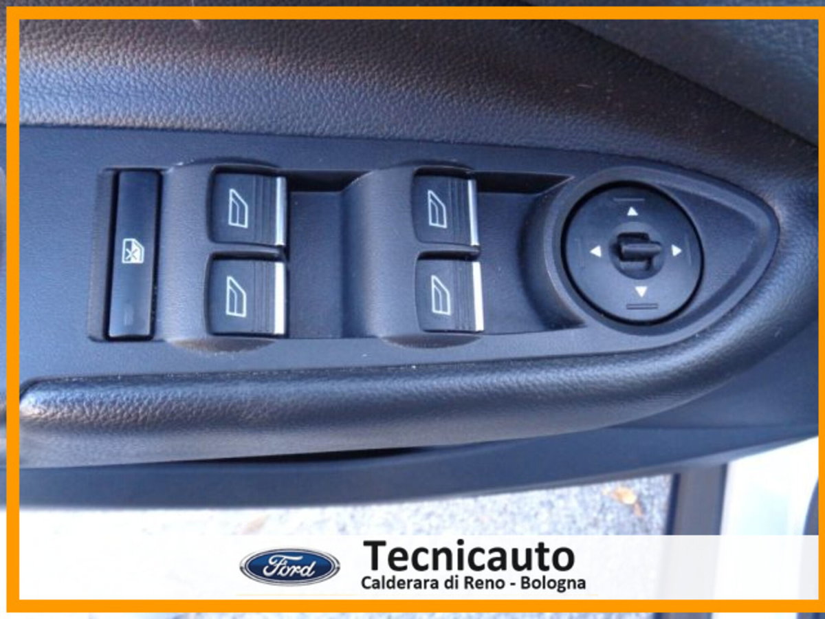 Ford Kuga 2.0 TDCI 150 CV S&S 4WD Titanium X (15)