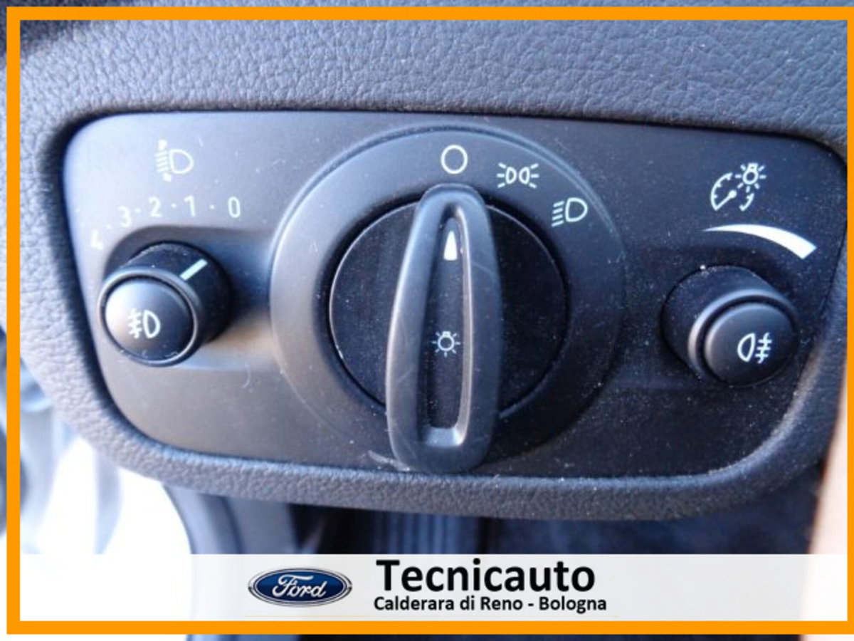 Ford Kuga 2.0 TDCI 150 CV S&S 4WD Titanium X (17)