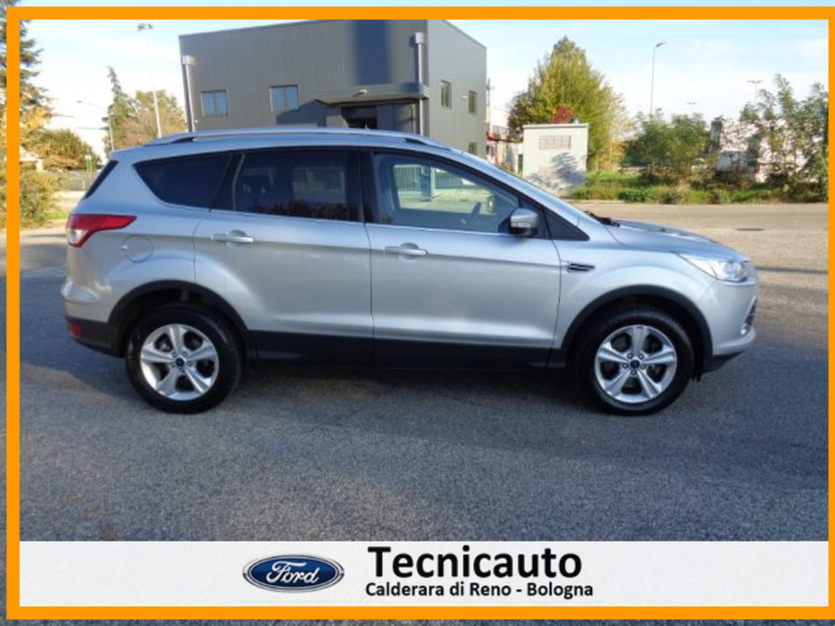 Ford Kuga 2.0 TDCI 150 CV S&S 4WD Titanium X (4)