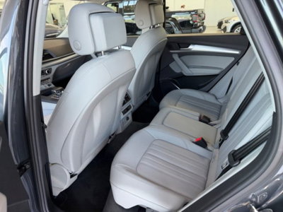 Audi Q5 50 TFSI e quattro S tronic Business Design (13)