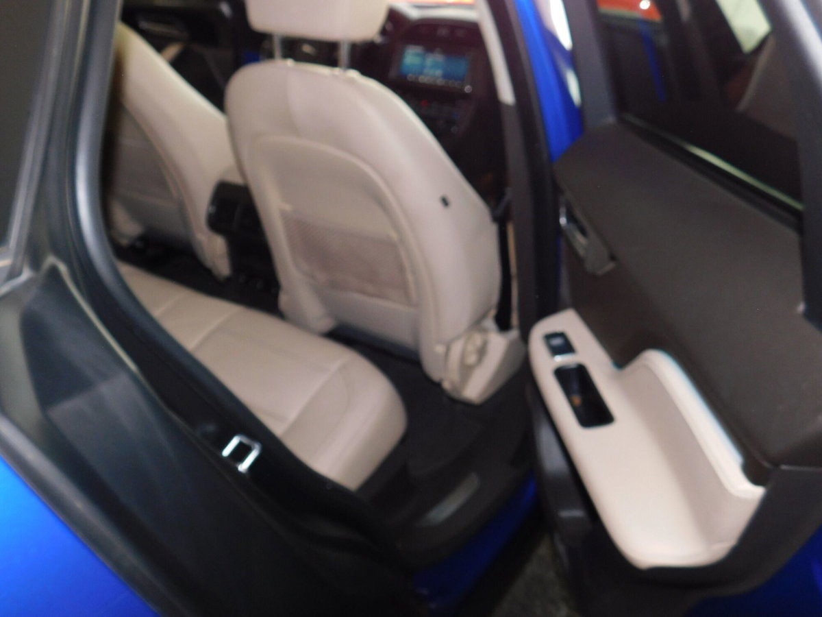 Jaguar F-Pace 2.0 D 180 CV AWD Prestige (12)