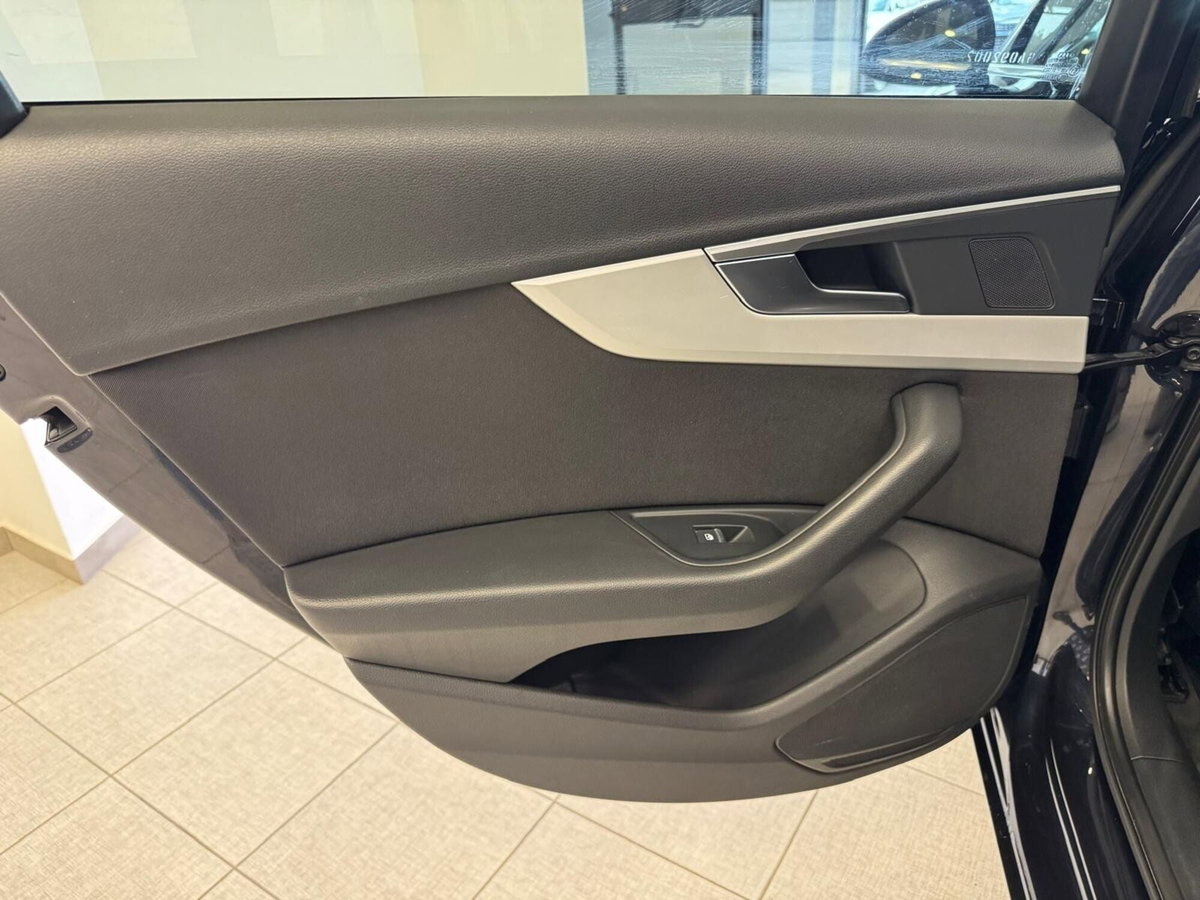 Audi A4 2.0 TDI 150 CV ultra (11)