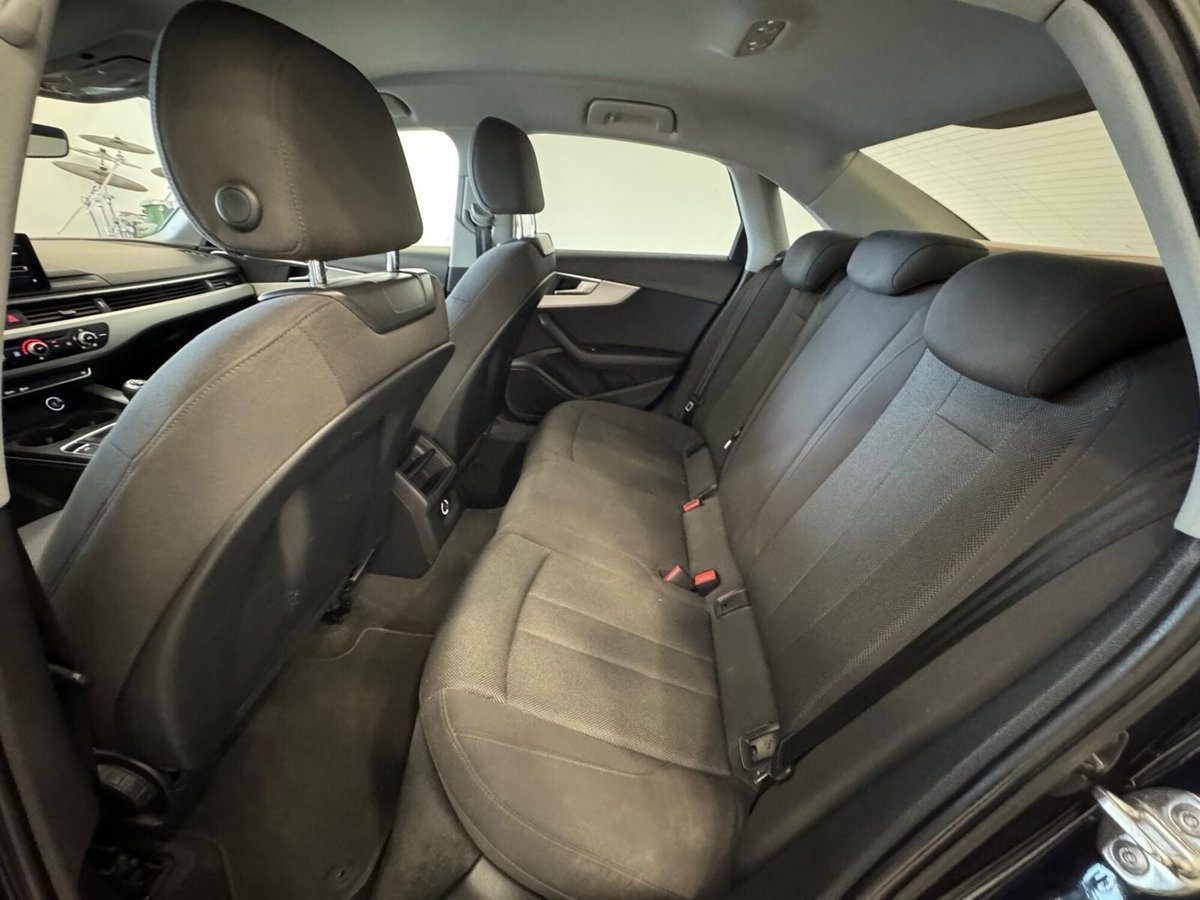 Audi A4 2.0 TDI 150 CV ultra (12)