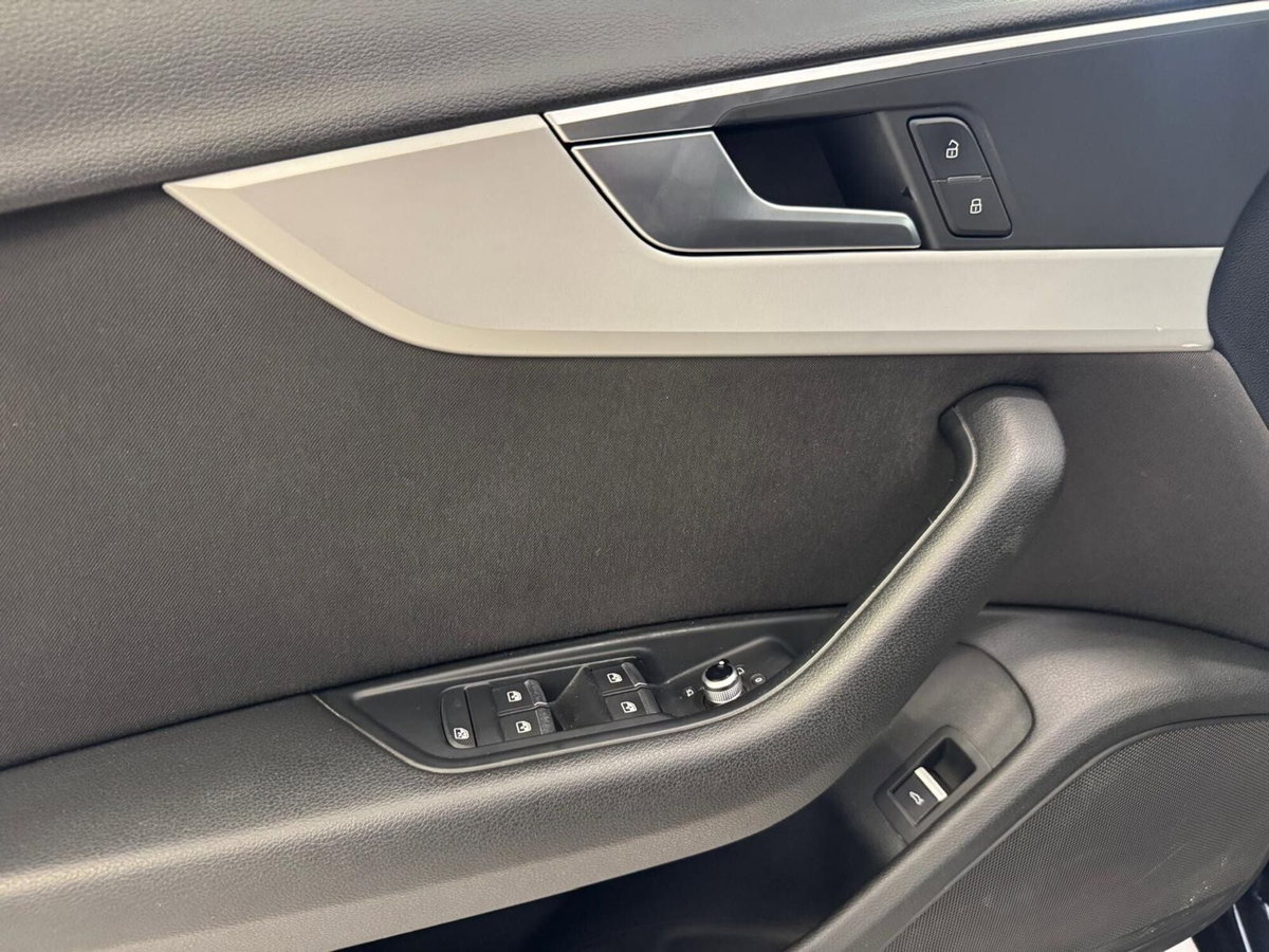 Audi A4 2.0 TDI 150 CV ultra (20)