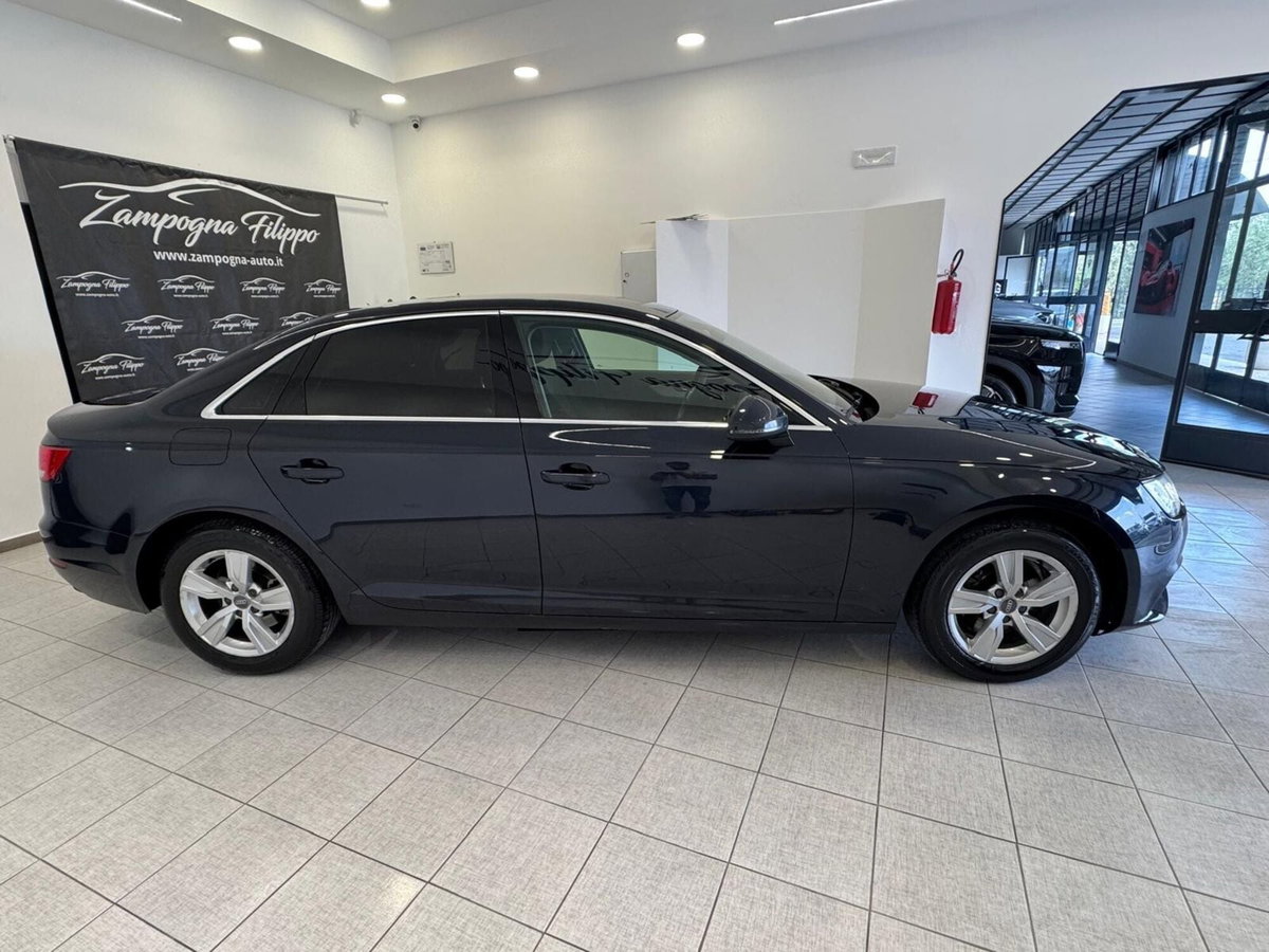 Audi A4 2.0 TDI 150 CV ultra (6)
