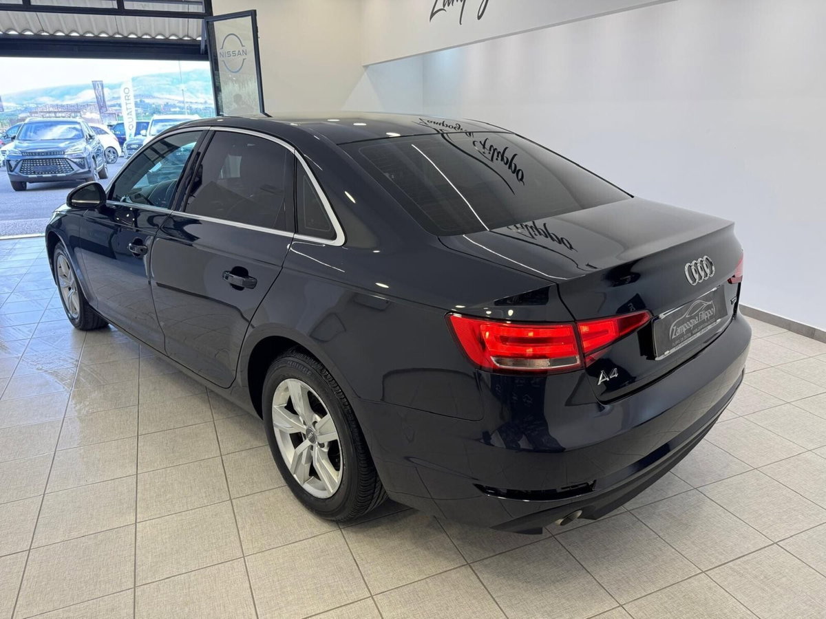 Audi A4 2.0 TDI 150 CV ultra (9)