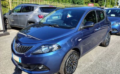 Lancia Ypsilon 1.0 FireFly 5 porte S&S Hybrid Ecochic A. Ferretti usata