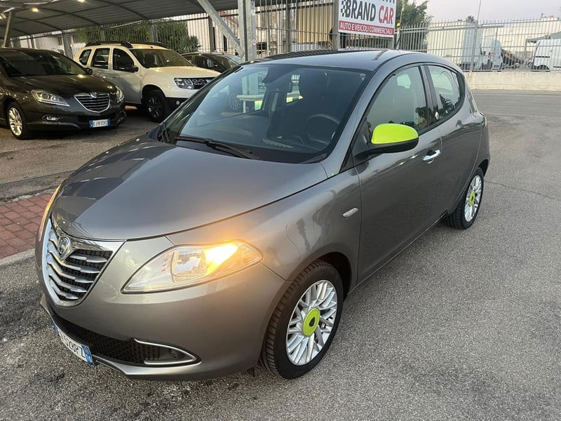 Lancia Ypsilon 1.2 69 CV 5 porte GPL Ecochic Silver